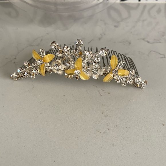 David's Bridal Crystal Comb with Glass Flowers Tiara Collection #4596 - Picture 2 of 4